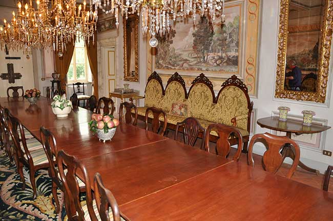 Villa-Michaela_dining-room