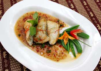 Pla Cod Phad Prig Daeng